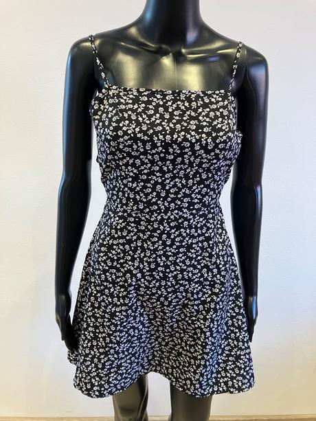 Dámske kvetované šaty shein čiernobiele (s), s