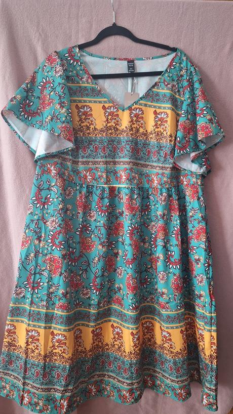 Lahucke letné šaty 48, 49