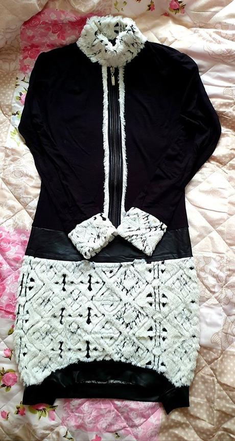 Nedyn šaty s kožušinou a koženkou, s