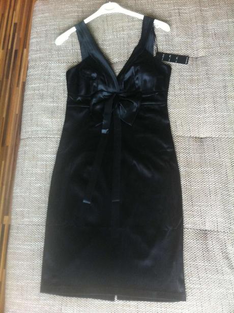 Cierne saty nenosene, s