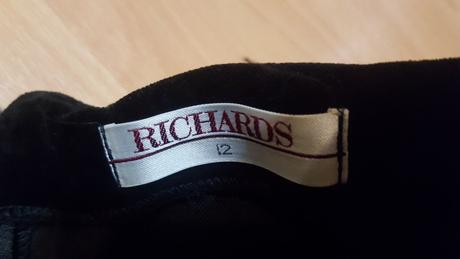 Púzdrové zamatové šaty čierne 38, 38