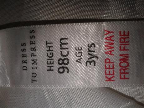 Slávnostné tilové šaty, 98