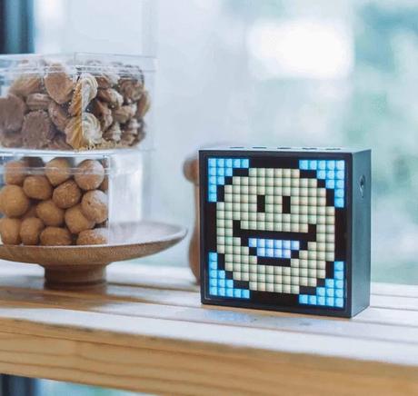 Reproduktor s budíkom,