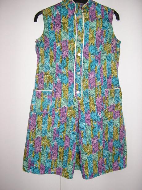 810. vzorované šaty, 164