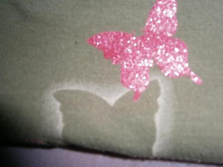 Natelnik s motylikom, adams,128