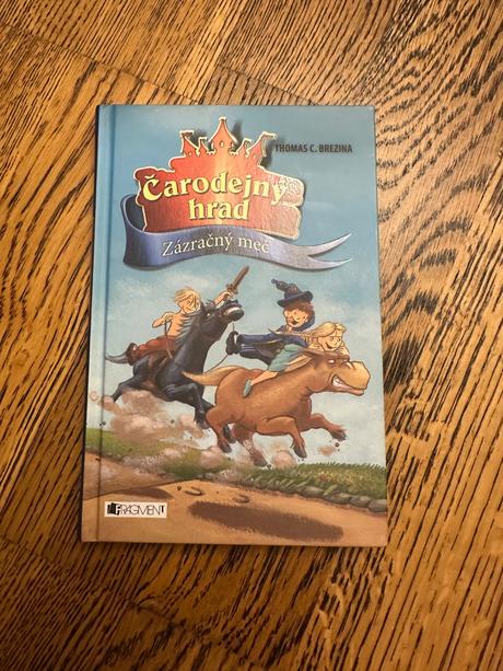 Kniha carodejny hrad,