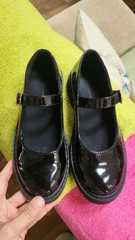 Cierne lakovane sandalky, reserved,34