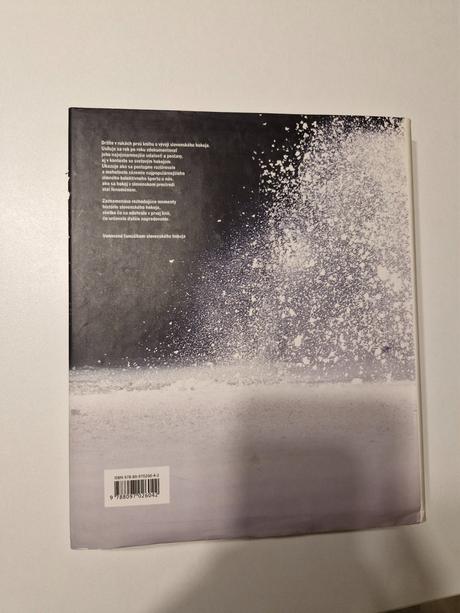 Kniha 80 rokov slovenského hokeja, 