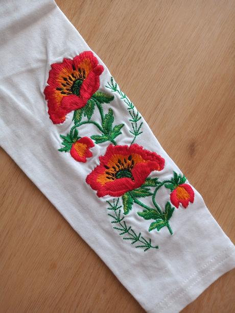 Tričko s výšivkou kvetov, s