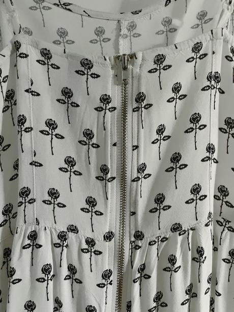 H&m grunge šaty zips čierny vzor ruže xs špagetové, h&m,34