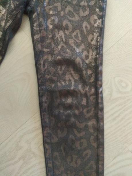 Moderné nohavice s kovovým odleskom, 134