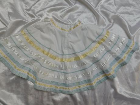 Velmi pekna letnma sukna, topolino,122