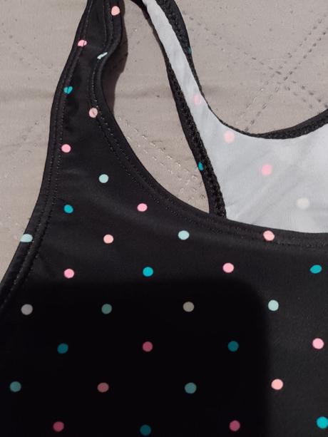 Bodkované plavky, 128