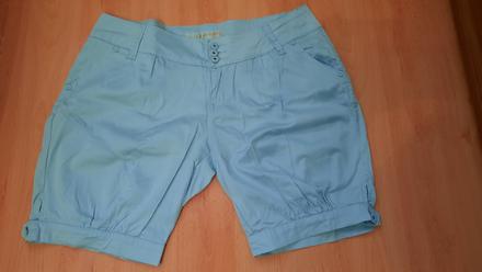 Štýlové mentolové dámske šortky, 32