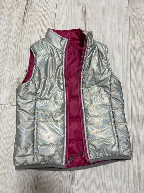 Cyklaménová/strieborná vesta, coccodrillo,98