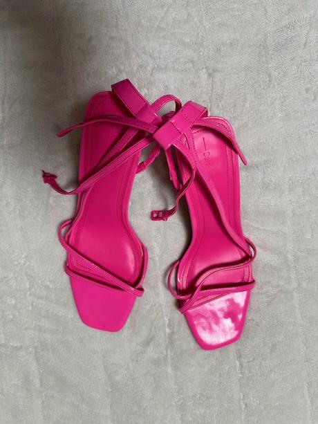 Neónové ružové sandálky s remienkami zn. bershka, bershka,39