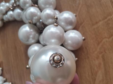 Extravagantný náhrdelník, 