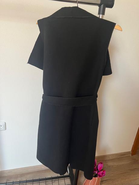 Cierna predĺžená kabatova vesta, 