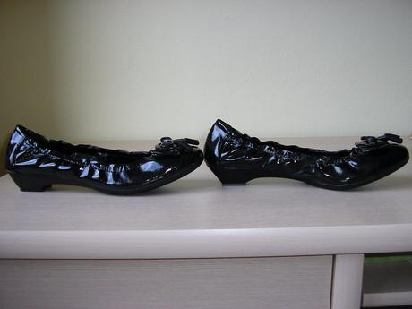 Čierne balerinky na malickom opatku  leskle, 38