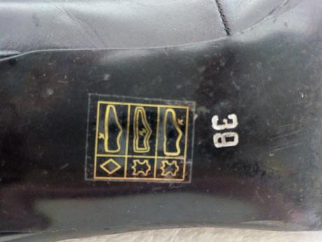 Čierne lodičky, 39