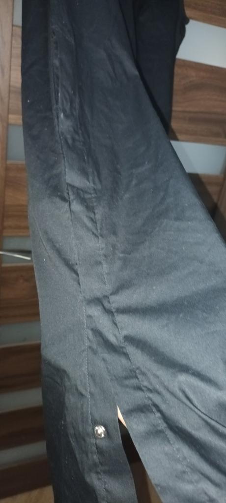 Dlha cierna bluzka, 40