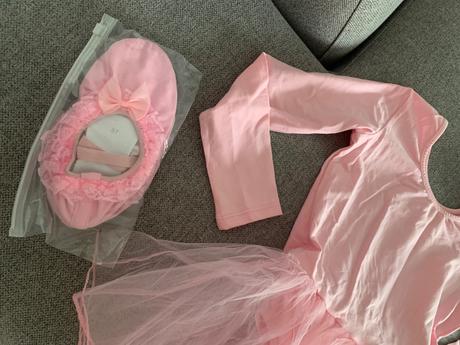 Baletne body so suknou, 140