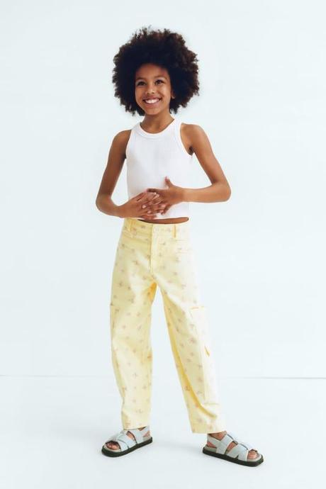 Krásne kvetinové nohavice značky zara, zara,152