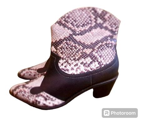 Kožené cowboy topánky - nové, 39