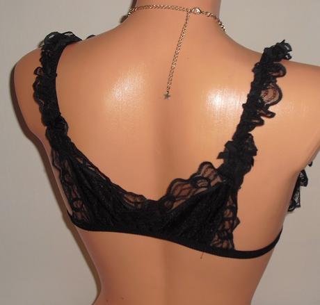 So zapinanim v predu srdieckom podprsenka, m