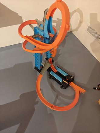 Hot wheels autodraha sky crash tower,