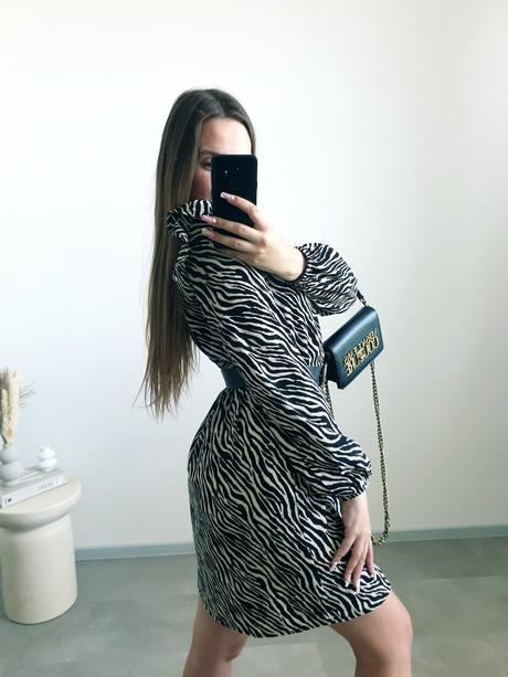 Zebrované šaty m/l, m