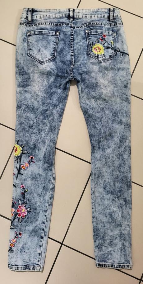 Vyšívané rifle realty jeans m/l, m
