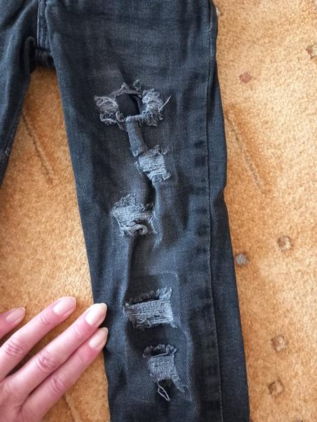 Roztrhane rifle, river island,110