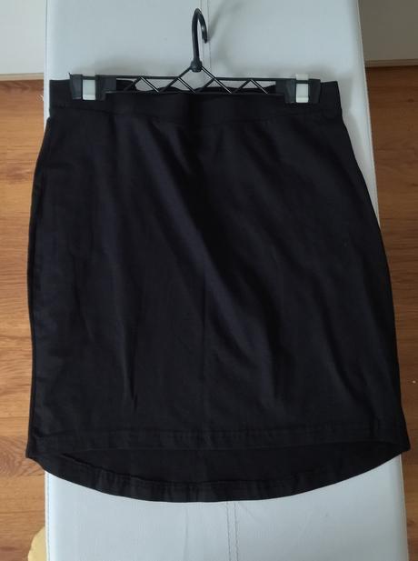 Ľahká puzdrová sukňa, m