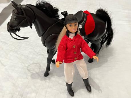 Čierny koník s jokejkou zn. teddies, 