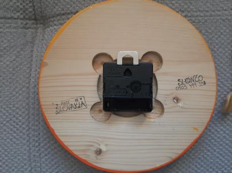 Hodinky-ručná práca., 