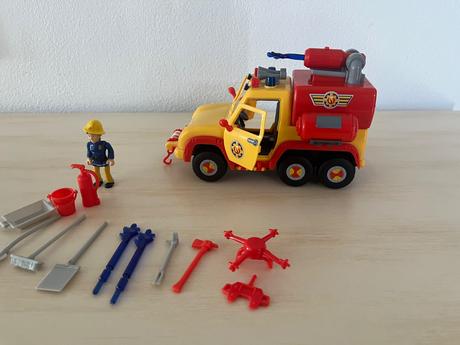 Požiarnik sam, hasicske auto,