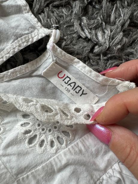 Čipkované šaty, 122