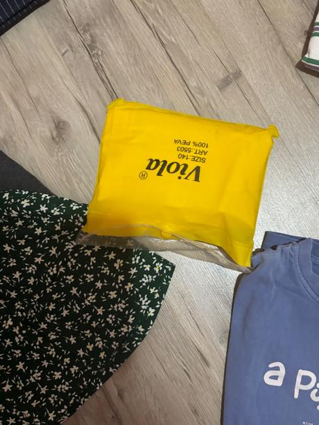 Balík oblečenia pre dievča 140-152, 140–152