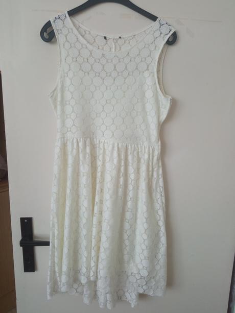 Čipkované šaty, m