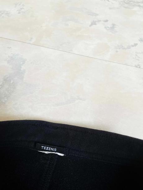 Džegíny, tezenis,m