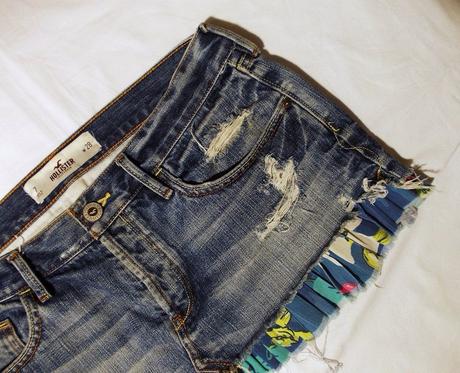 Trhaná jeansová sukňa hollister, 40