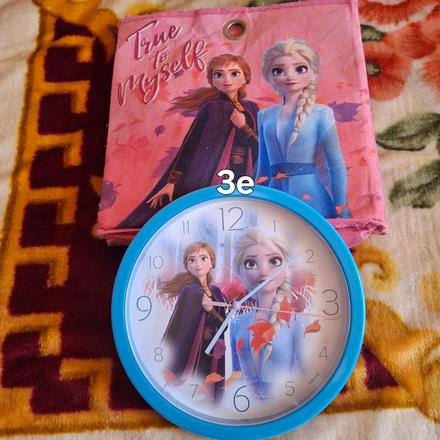 Hodiny na stenu a box na hracky, 