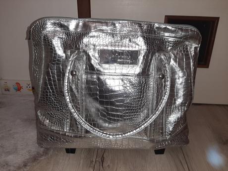 Cestovná taška na kolieskach,