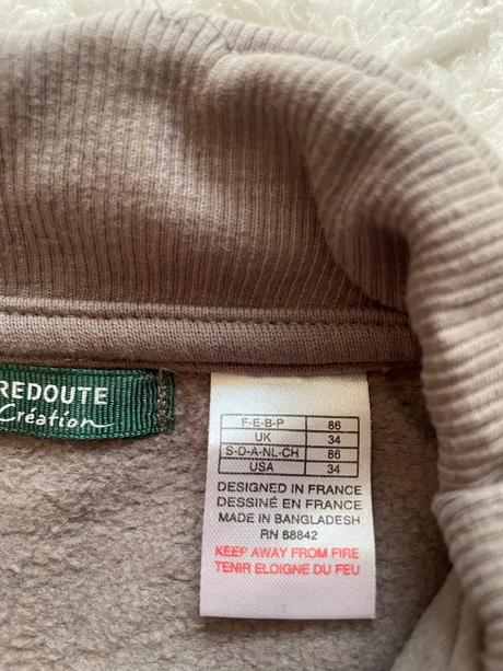 Siva mikina s klokanim vreckom, 86