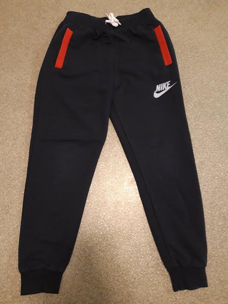 Teplakova suprava nike, nike,146