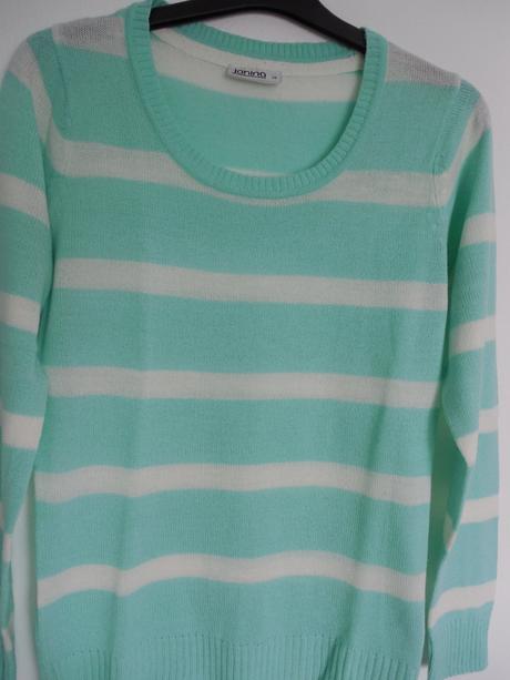 Bielo tyrkysový sveter, 38