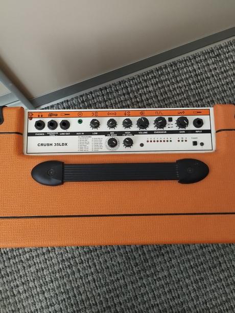 Elektrická gitara a kombo,