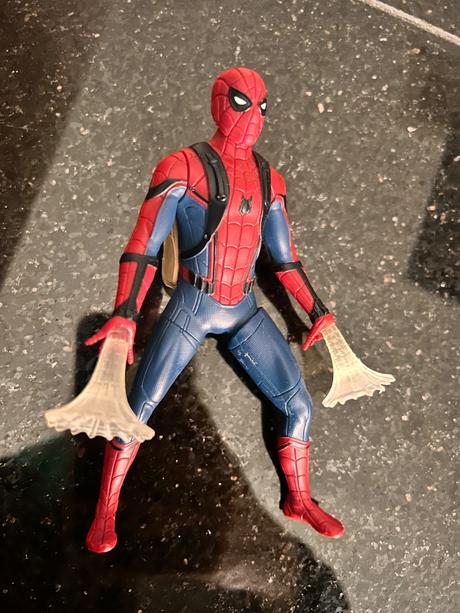 Marvel spyderman figúrka cca 20 cm svietiaca, 
