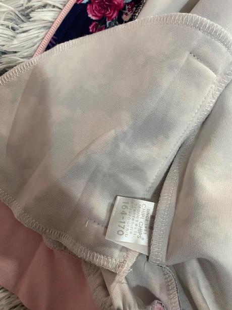 Dievčenský sveter s kvetinkami, 170